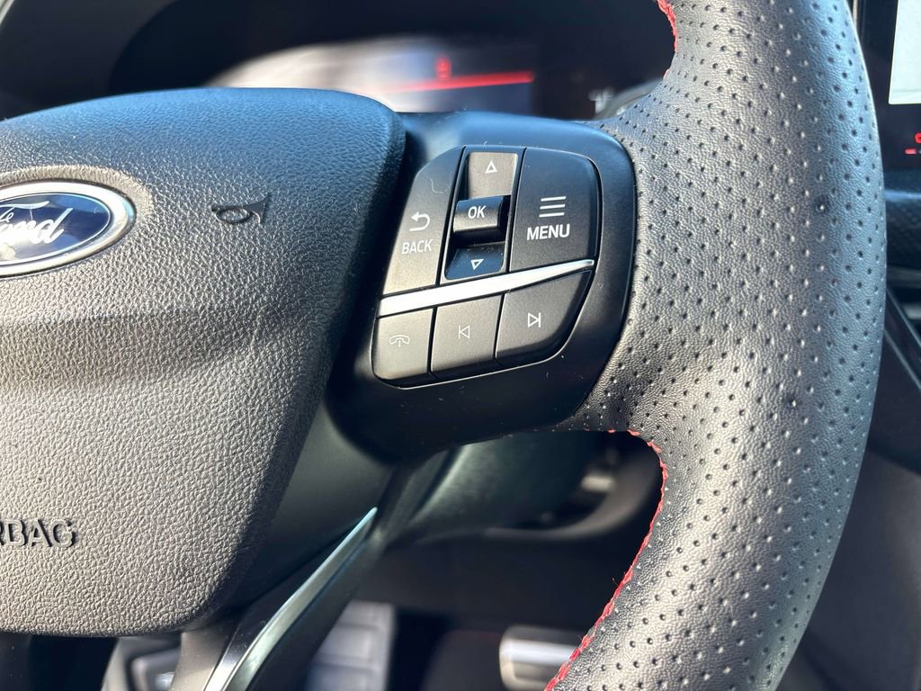 Used 2023 Ford Escape ST-Line w/ Tech Pack #1 AWD/4WD image 17