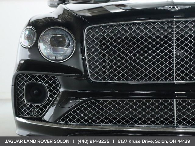 Used 2022 Bentley Bentayga image 42