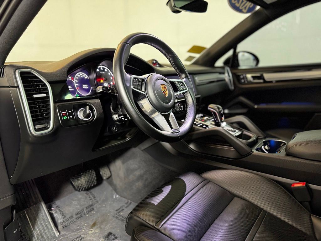 Used 2023 Porsche Cayenne Platinum Edition w/ Towing Package w/o Tow Ball image 12