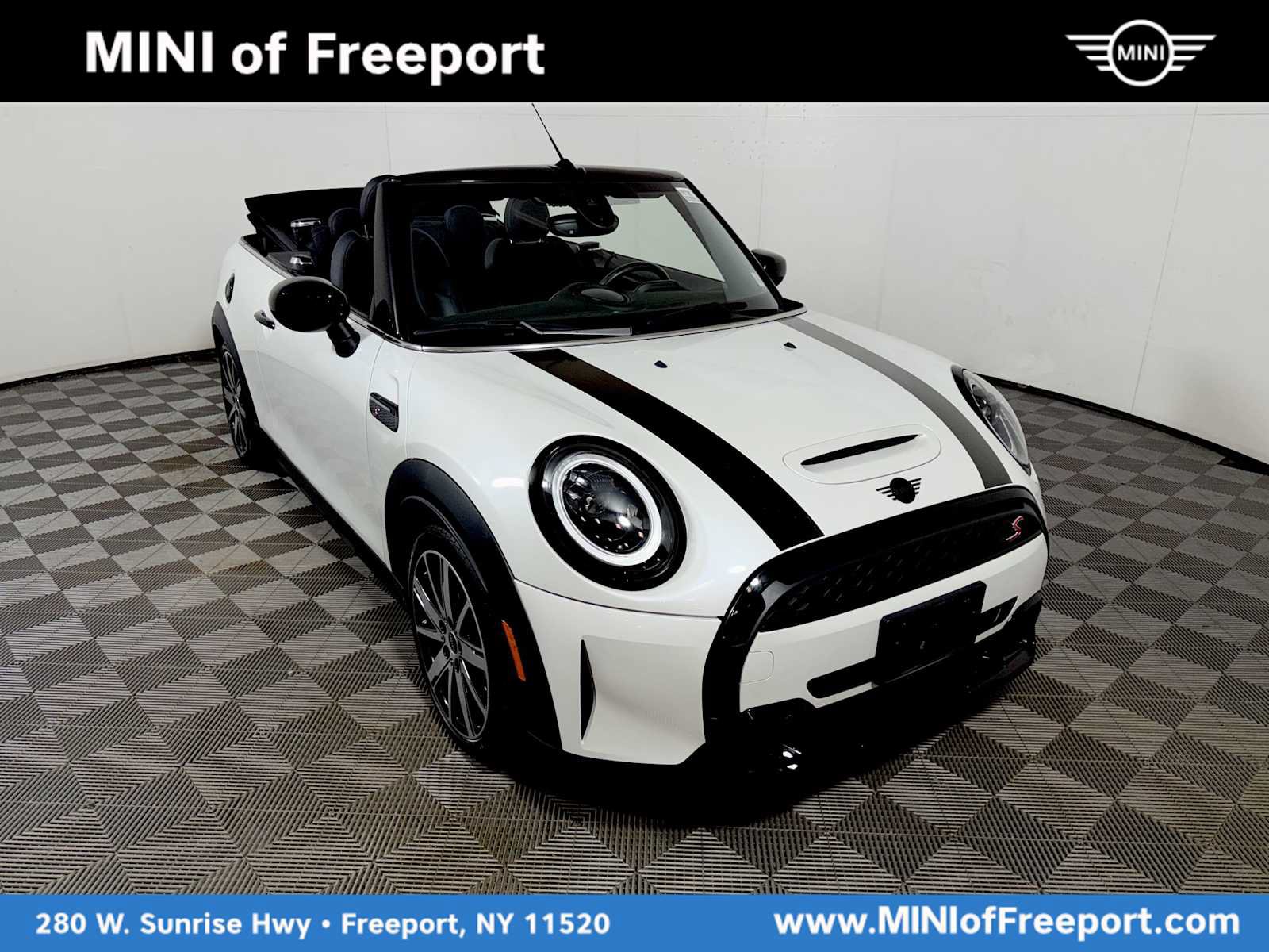 Used 2024 MINI Cooper S FWD image 1
