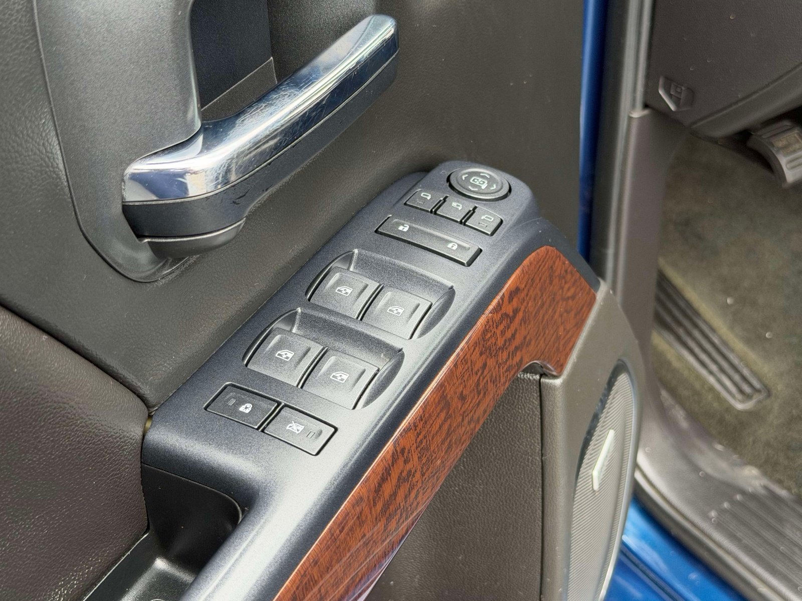 Used 2018 GMC Sierra 1500 SLT AWD/4WD image 18