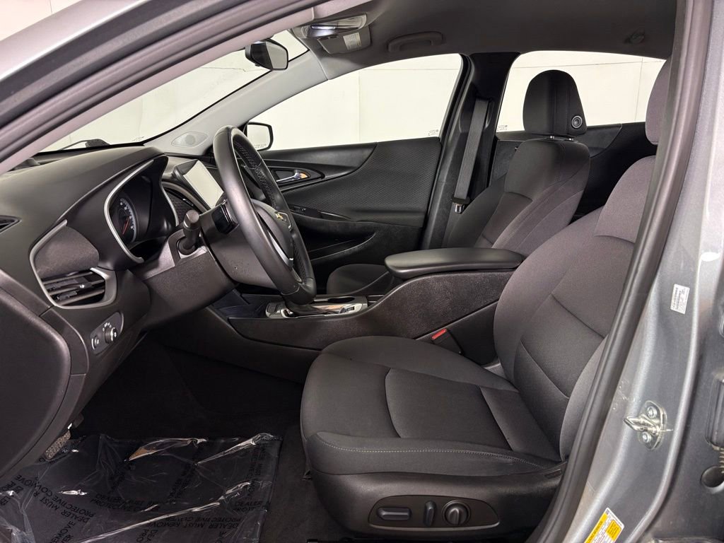 Used 2023 Chevrolet Malibu RS FWD image 18