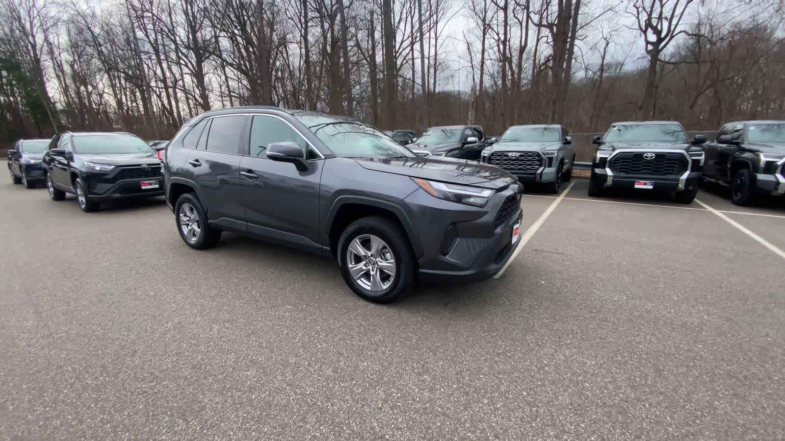 Used 2025 Toyota RAV4 XLE AWD/4WD image 2