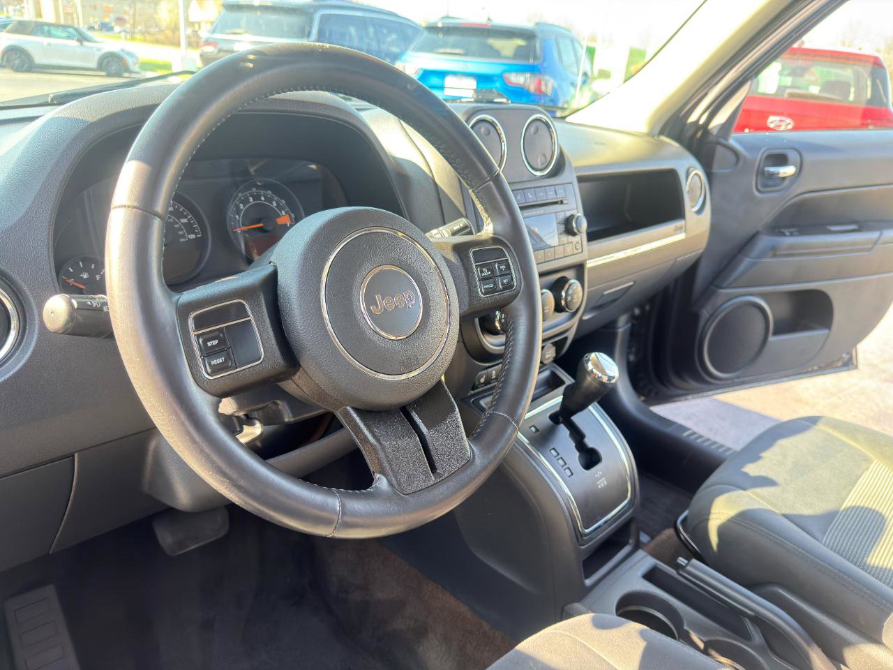 Used 2015 Jeep Patriot Latitude AWD/4WD image 17