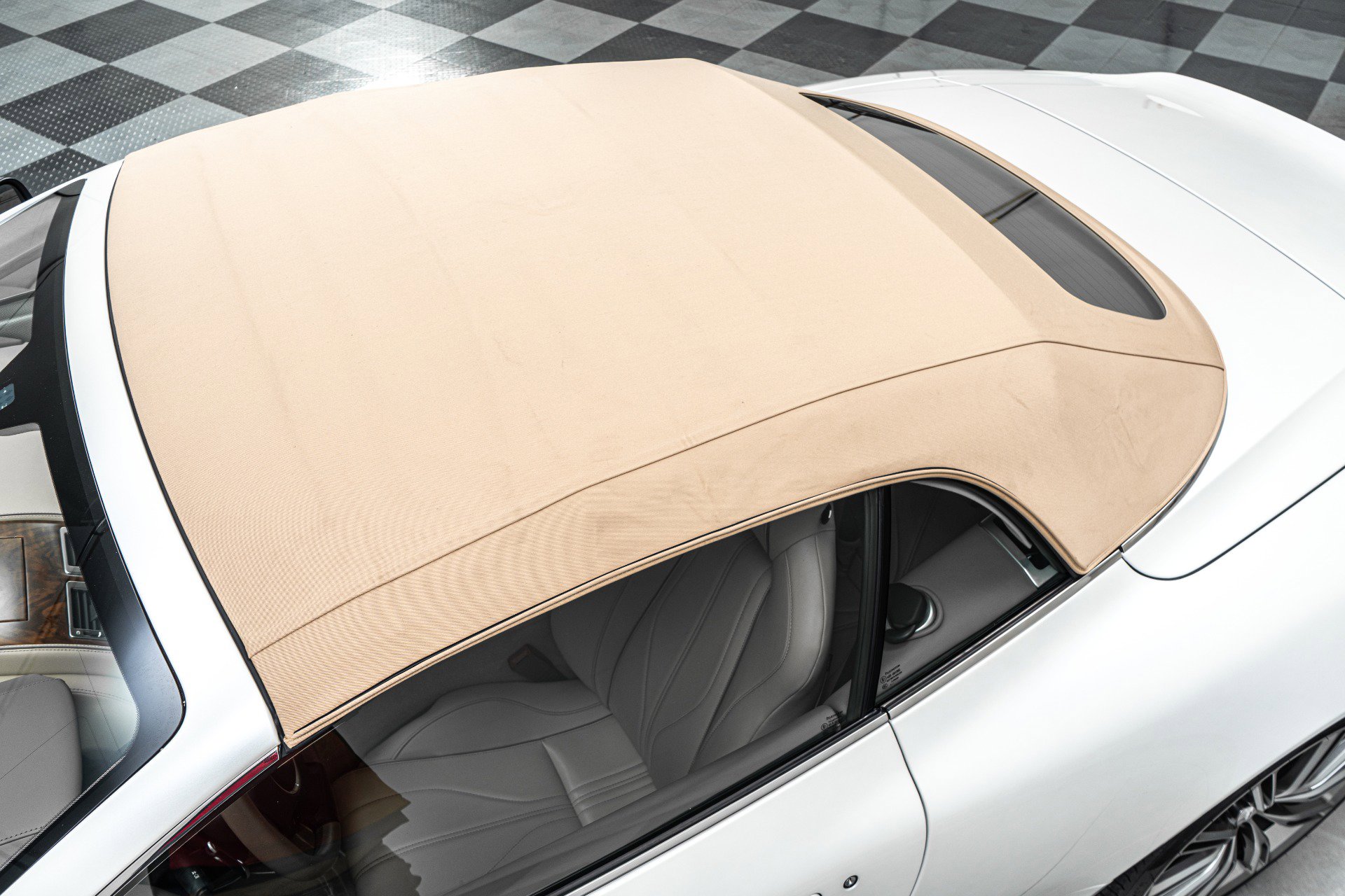 Used 2014 Aston Martin DB9 Volante -Very Low Miles, Pearl image 39