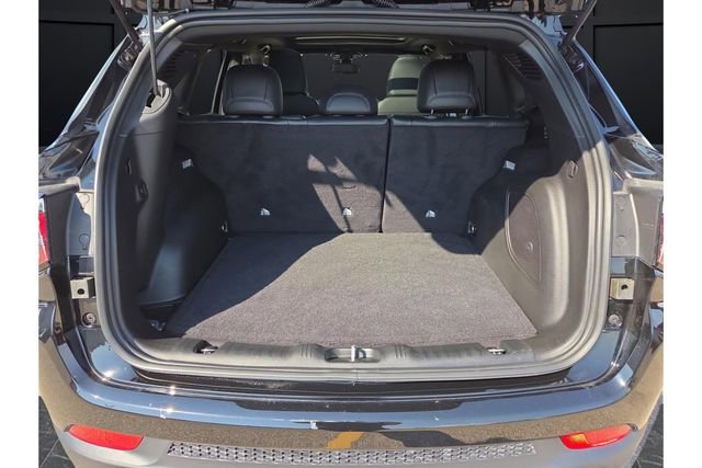 Used 2025 Jeep Compass Latitude w/ Sun & Sound Group image 15