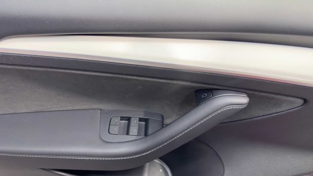 Used 2023 Tesla Model 3 Standard Range RWD image 19