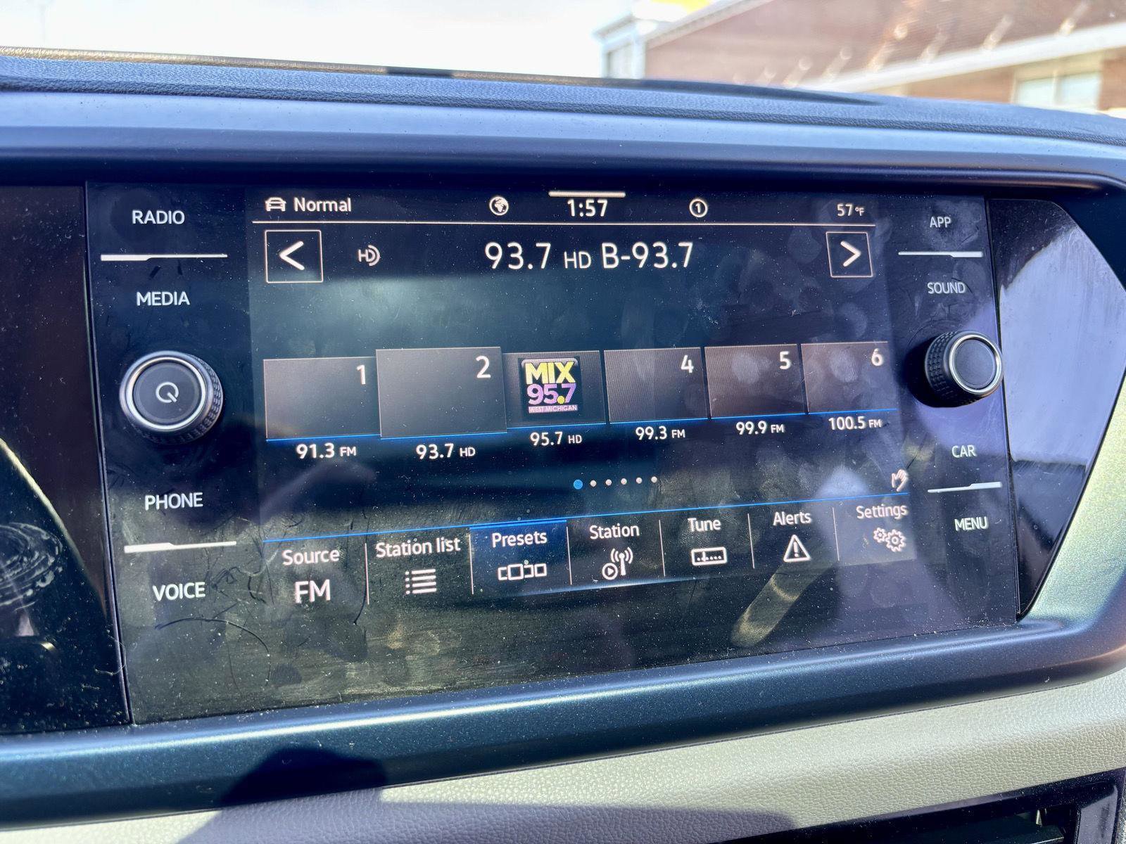 Used 2022 Volkswagen Taos SE image 29