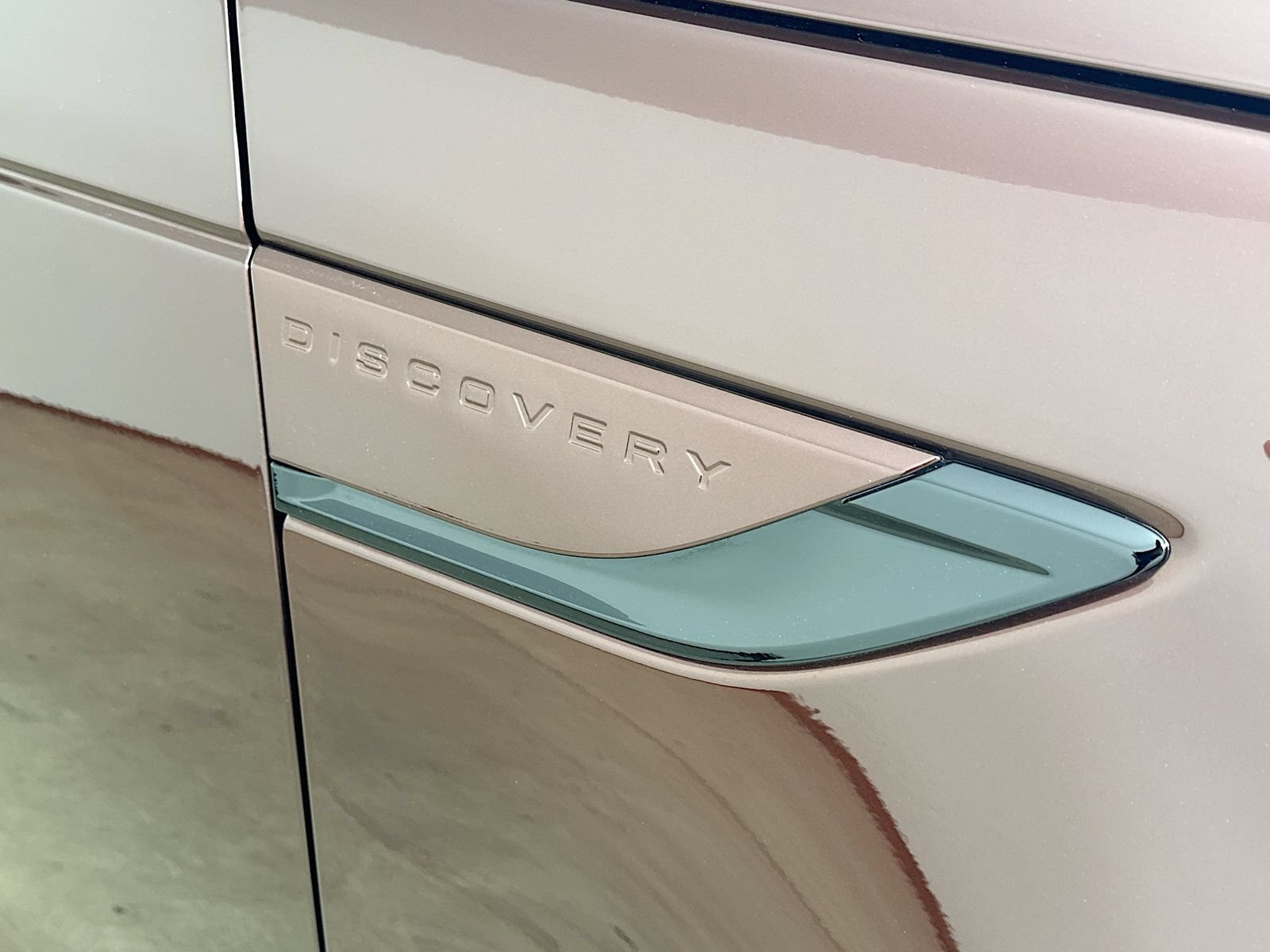 New 2026 Land Rover Discovery Limited Edition AWD/4WD image 9