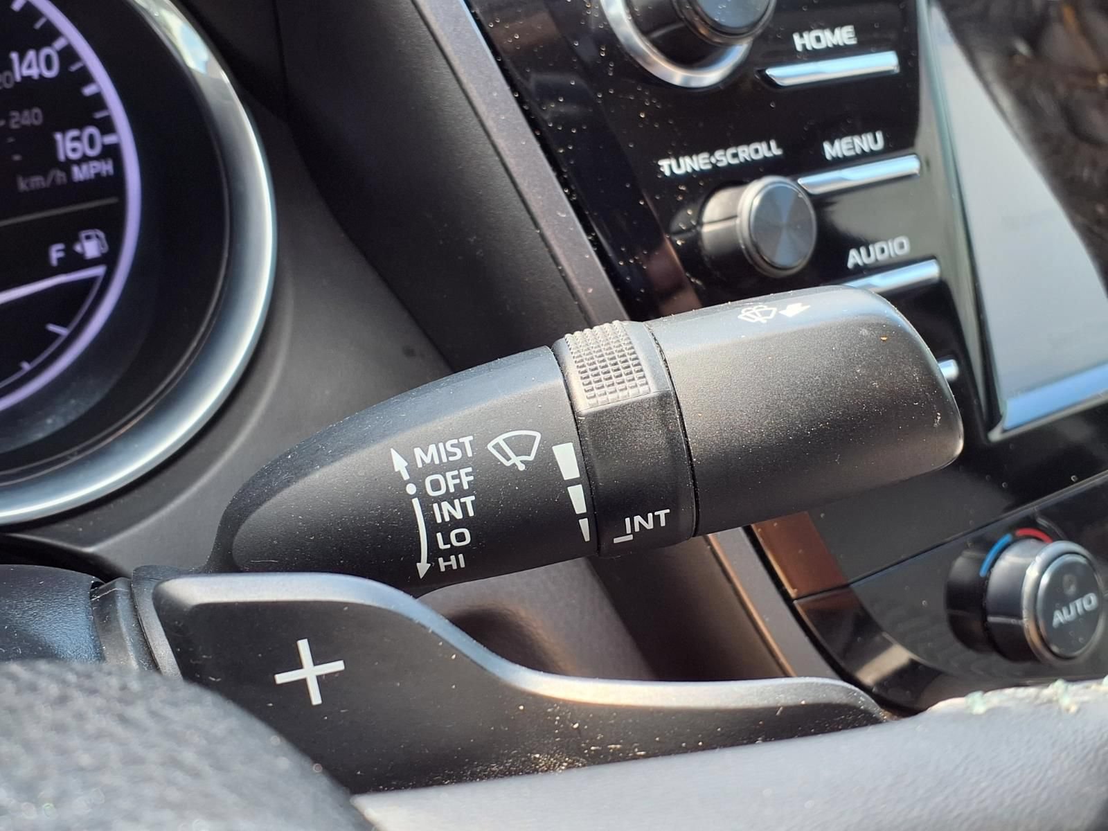 Used 2019 Toyota Camry SE FWD image 20