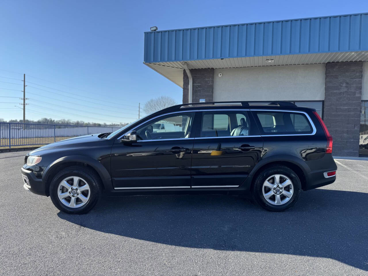 Used 2010 Volvo XC70 3.2 image 41