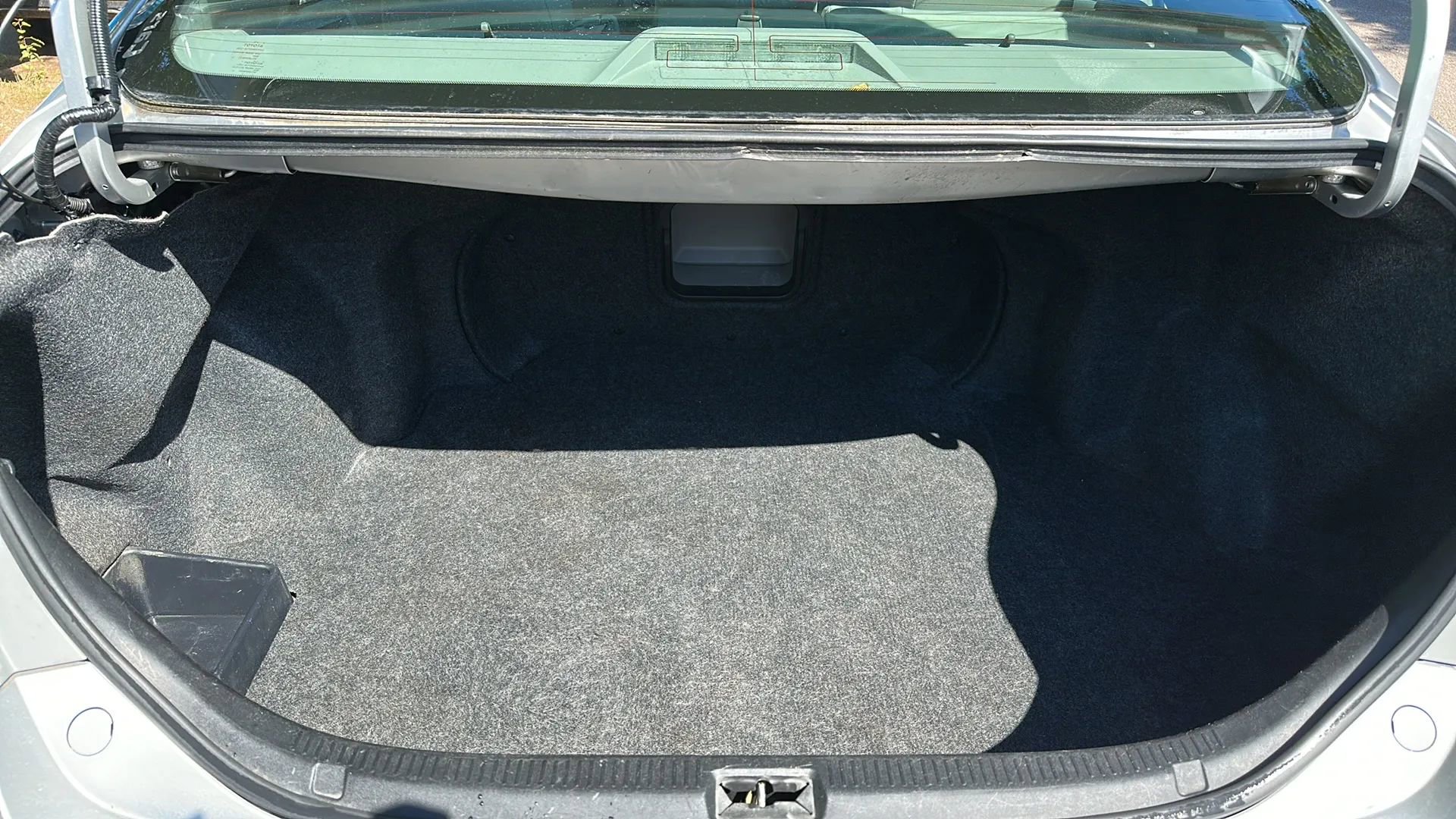 Used 2011 Toyota Camry XLE w/ SE/XLE Extra-Value Pkg FWD image 12