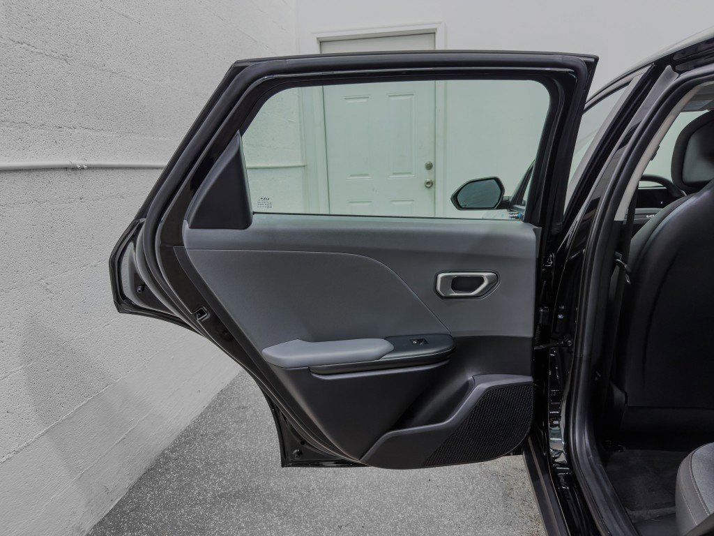 Used 2025 Kia K4 LX image 14