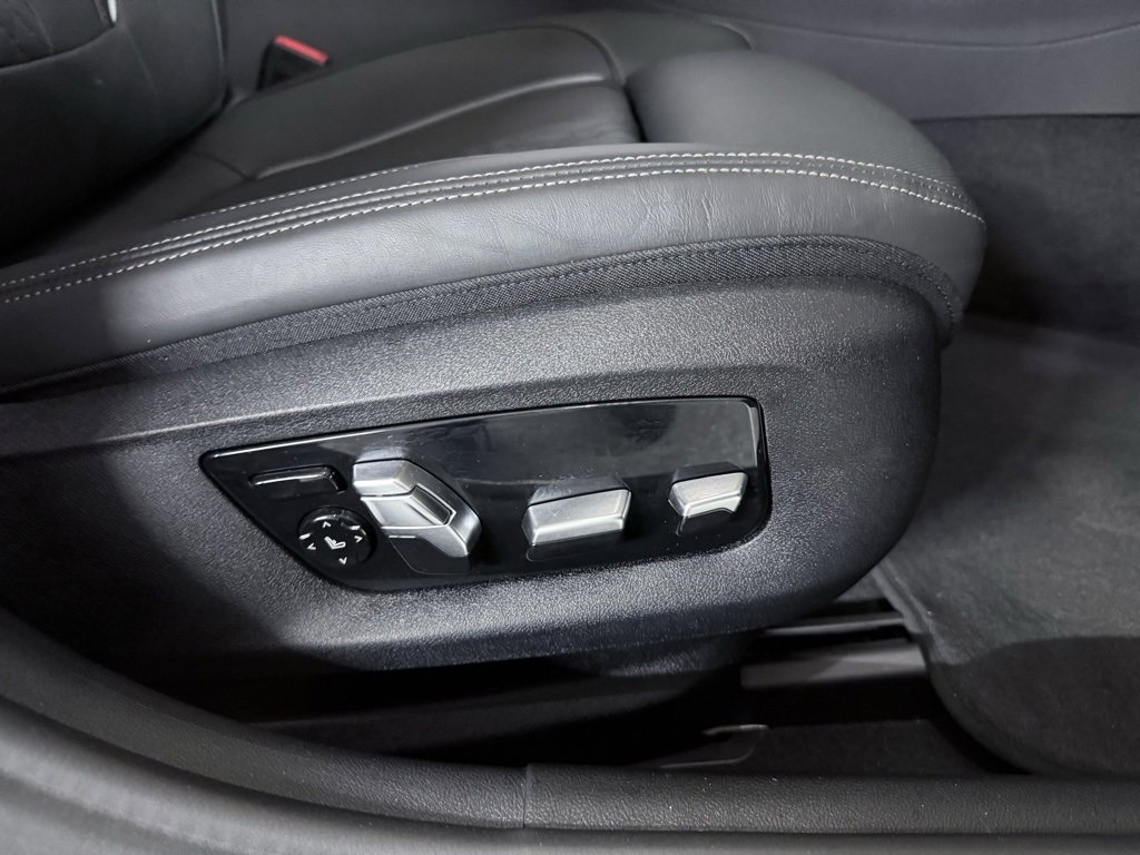Used 2021 BMW M550i xDrive w/ Premium Package image 30