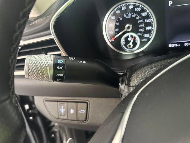 Used 2025 Genesis G70 2.5T RWD image 10