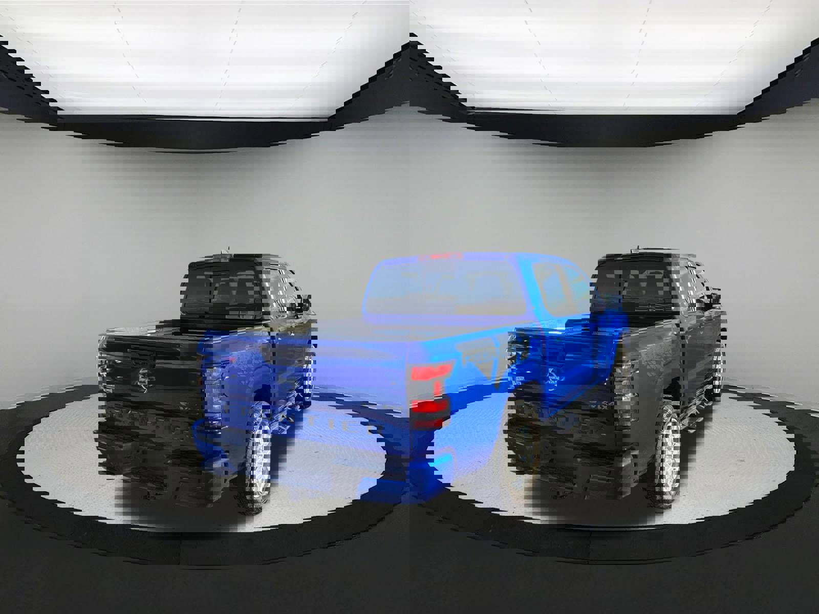 Used 2024 Nissan Frontier SV w/ SV Convenience Package image 8