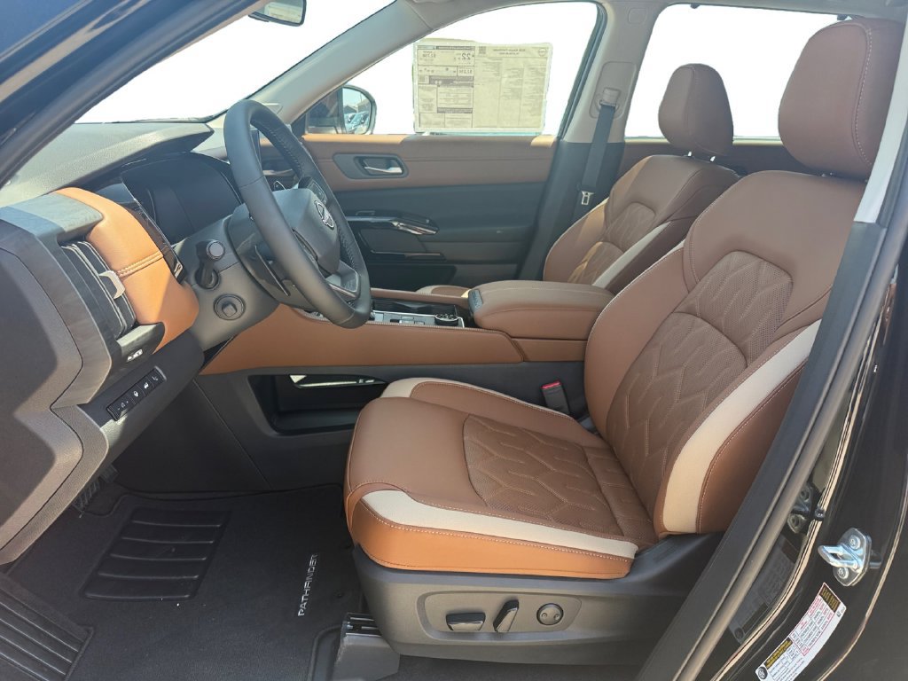 New 2026 Nissan Pathfinder Platinum AWD/4WD image 10