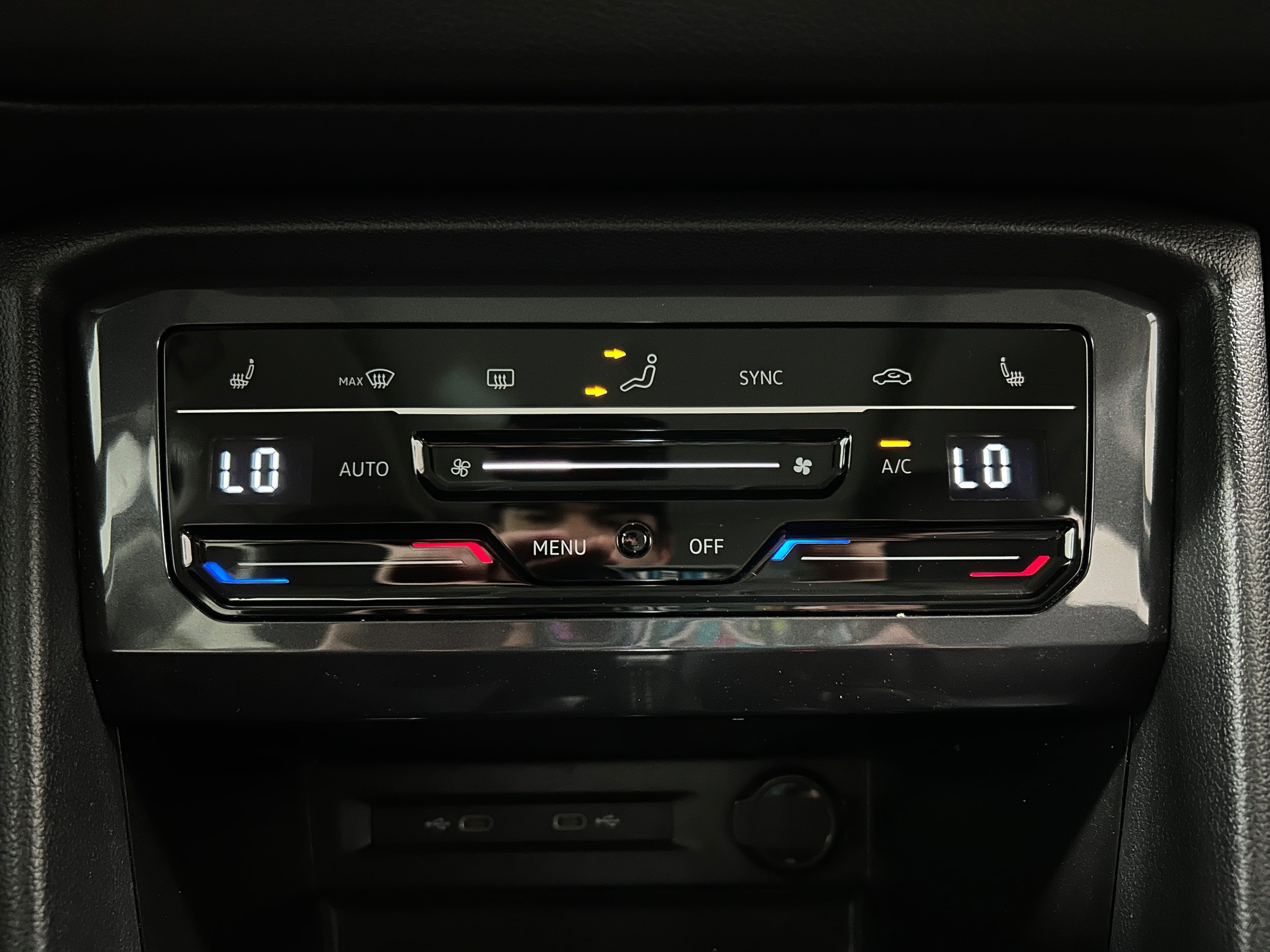 Used 2022 Volkswagen Tiguan SE AWD/4WD image 9