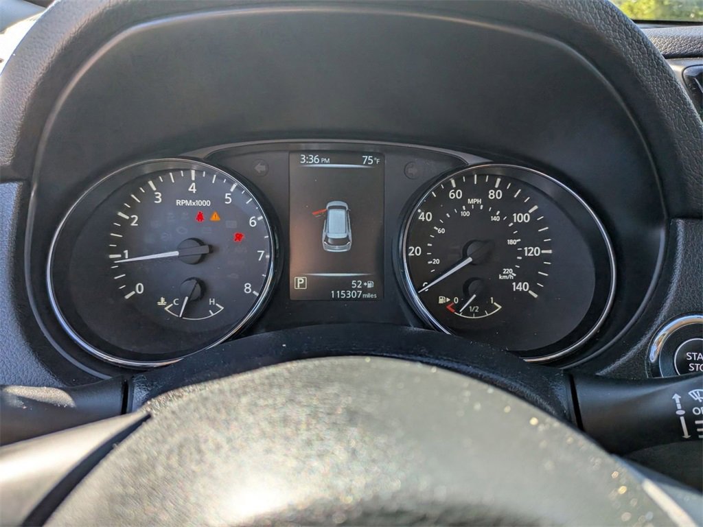 Used 2017 Nissan Rogue SV image 18