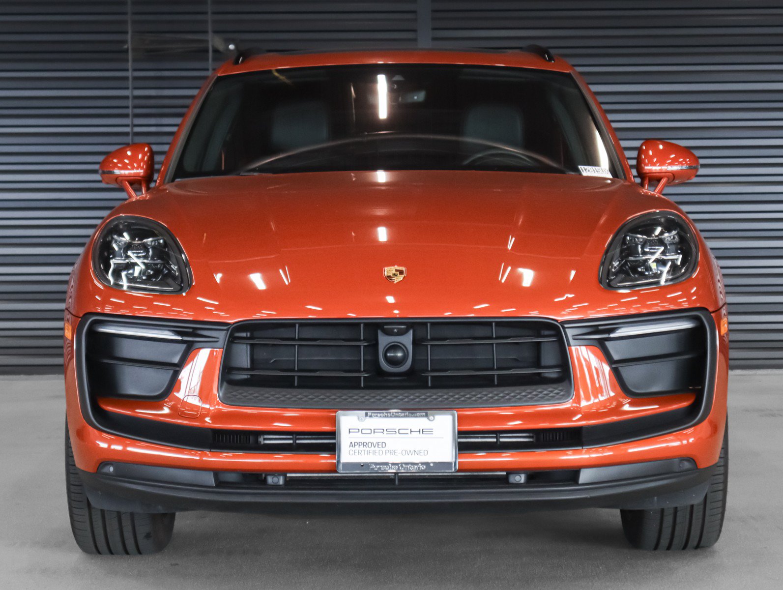 Certified 2024 Porsche Macan AWD/4WD image 8