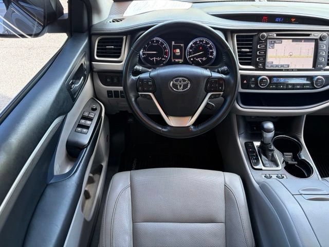 Used 2017 Toyota Highlander Limited FWD image 13