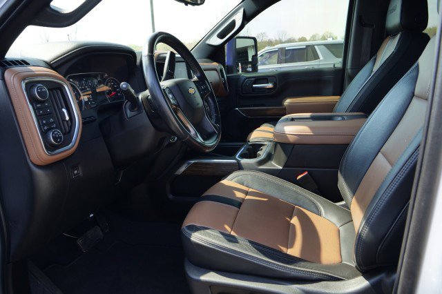 Used 2022 Chevrolet Silverado 3500 High Country w/ Technology Package image 15