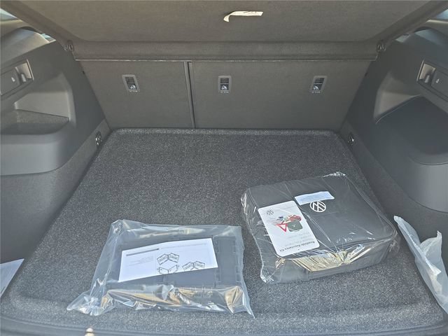 New 2026 Volkswagen Tiguan SEL R-Line AWD/4WD image 24