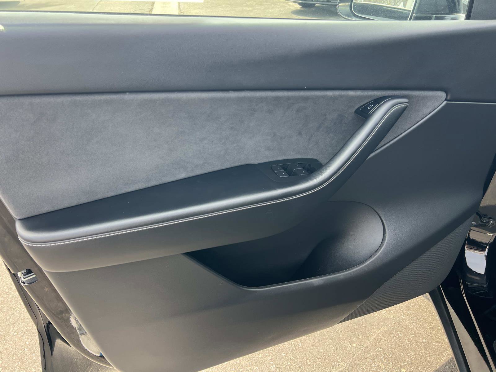 Used 2022 Tesla Model Y Long Range image 6