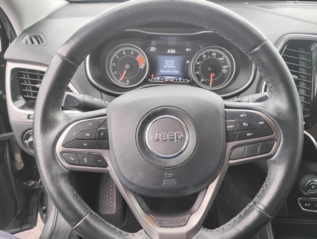 Used 2019 Jeep Cherokee Limited AWD/4WD image 17