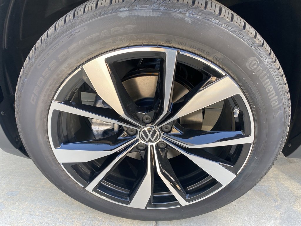 New 2025 Volkswagen Atlas Cross Sport SEL Premium R-Line image 33