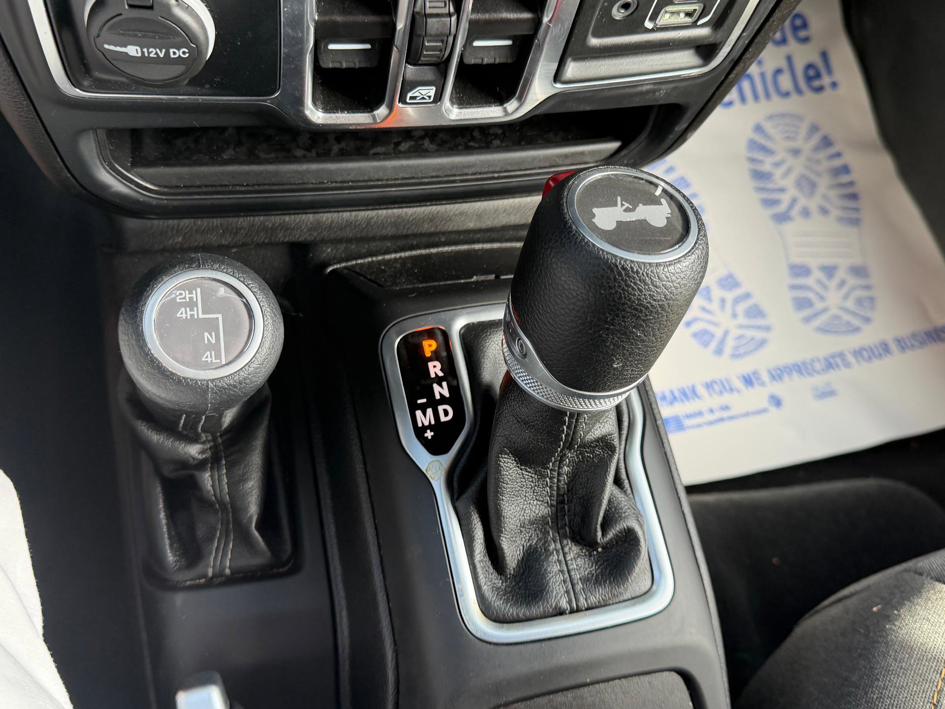 Used 2025 Jeep Wrangler Unlimited Sahara AWD/4WD image 35