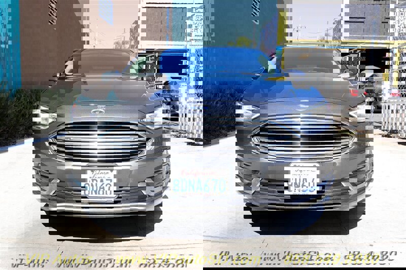 Used 2018 Ford Fusion Energi SE image 3