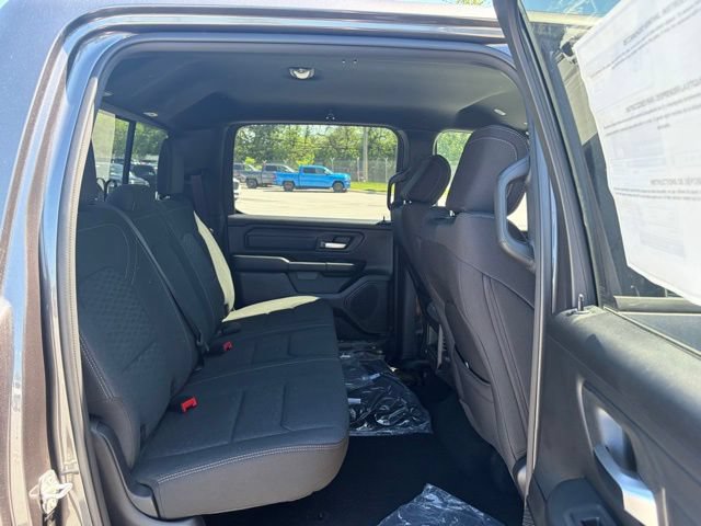 New 2026 RAM 1500 Express AWD/4WD image 27