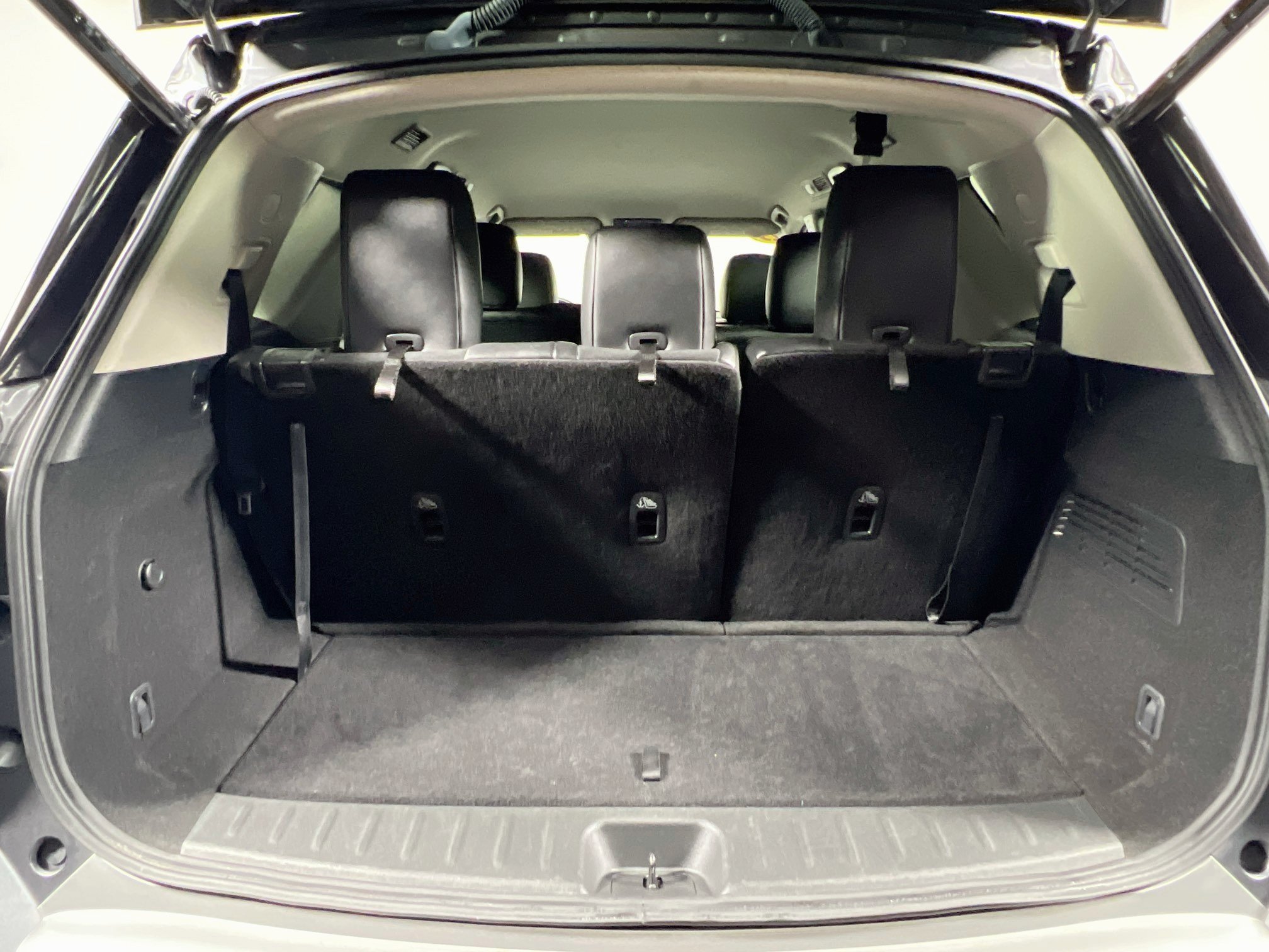 Used 2025 Nissan Pathfinder SL FWD image 33