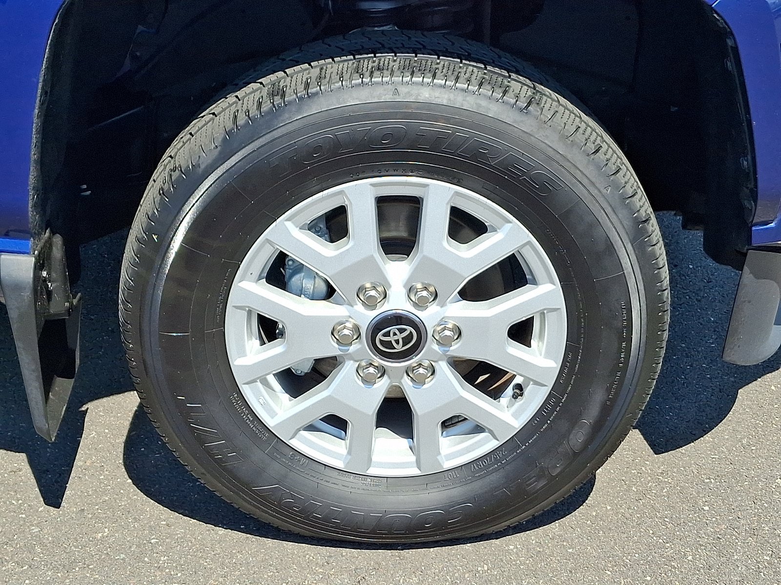 Used 2025 Toyota Tacoma SR5 AWD/4WD image 8