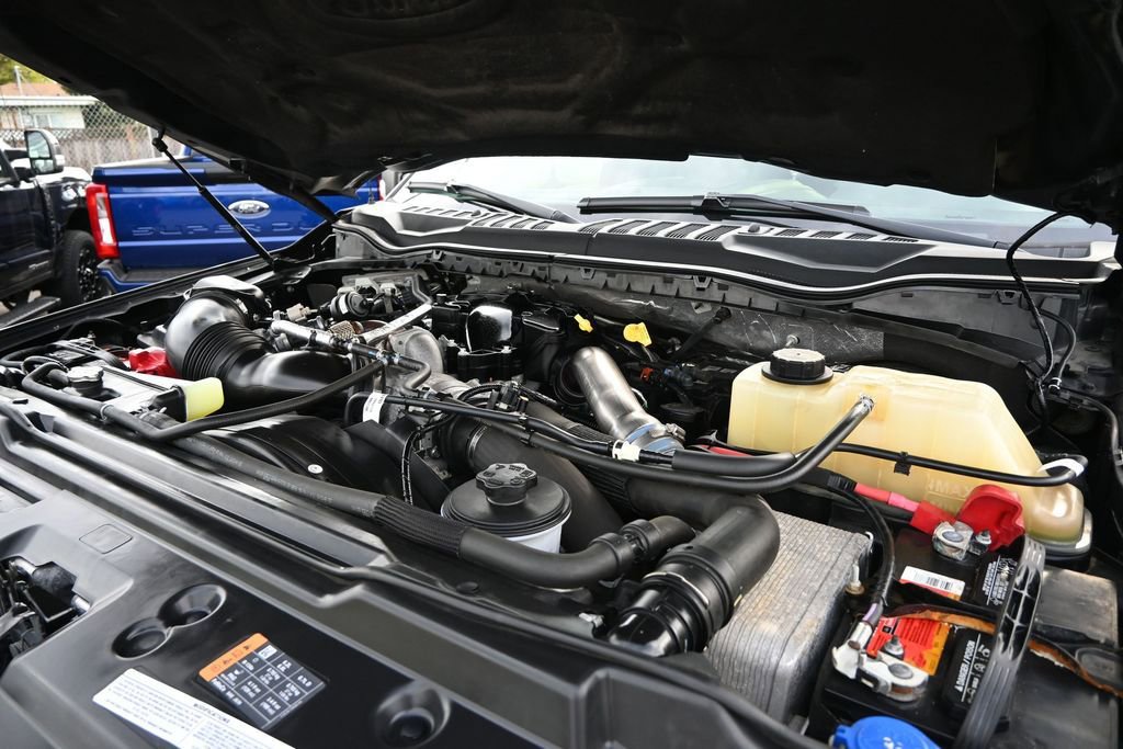 Used 2019 Ford F350 Lariat w/ Lariat Ultimate Package AWD/4WD image 8