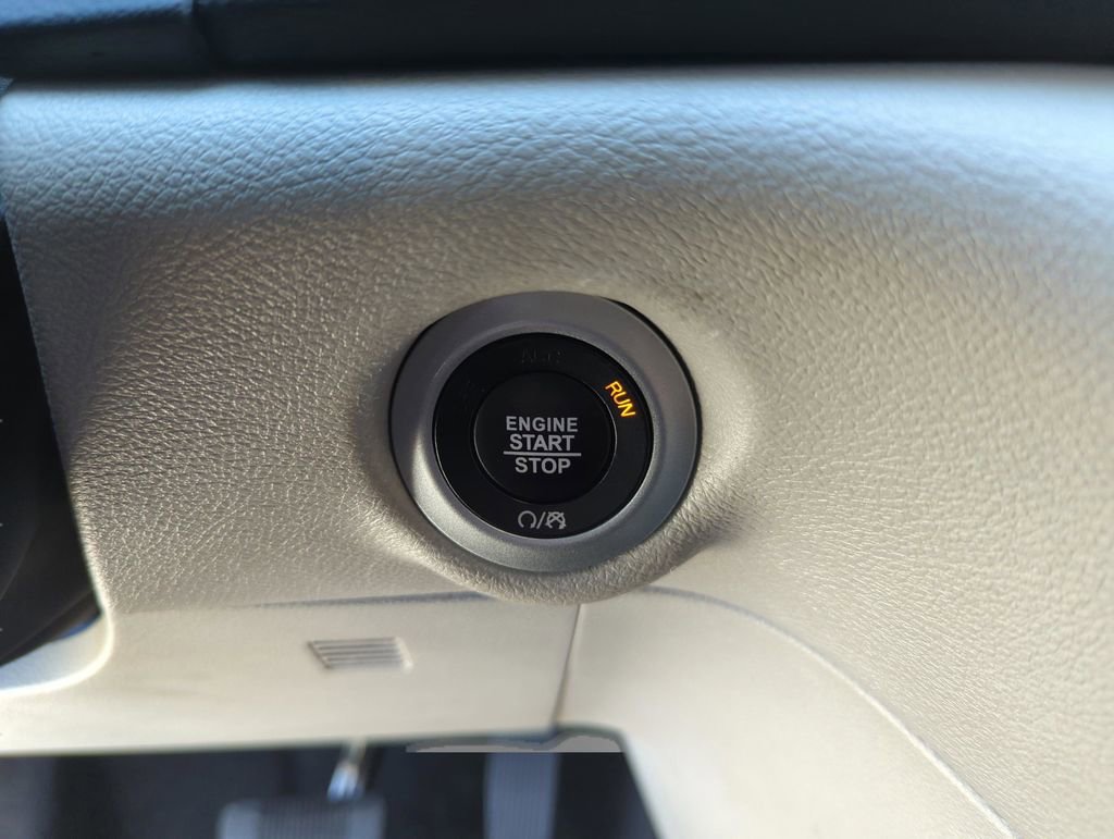 Used 2024 Chrysler Voyager LX image 41