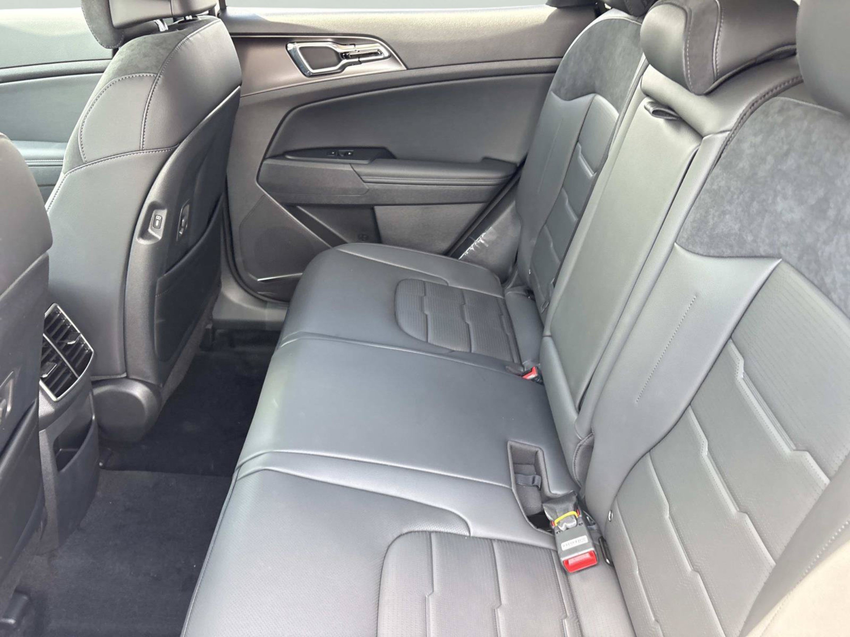 New 2027 Kia Sportage SX Prestige AWD/4WD image 18
