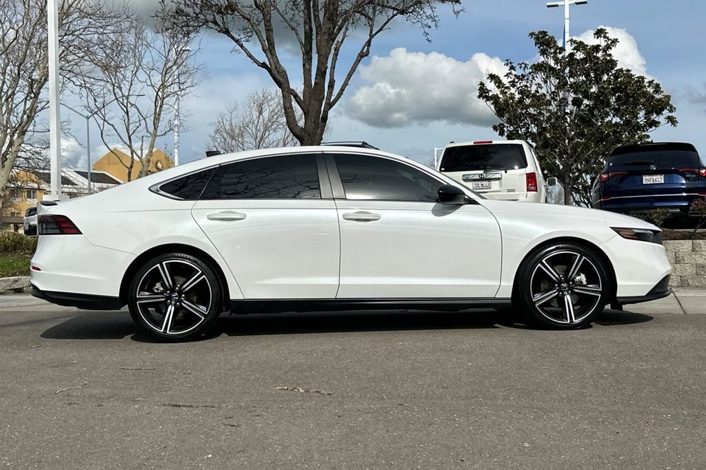 Used 2024 Honda Accord Sport image 3