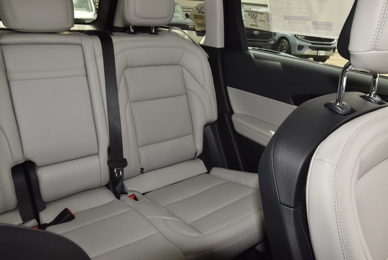New 2026 Lincoln Nautilus Premier AWD/4WD image 21