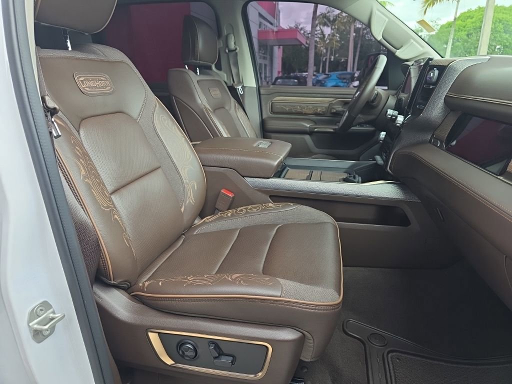 Used 2025 RAM 1500 Limited AWD/4WD image 11