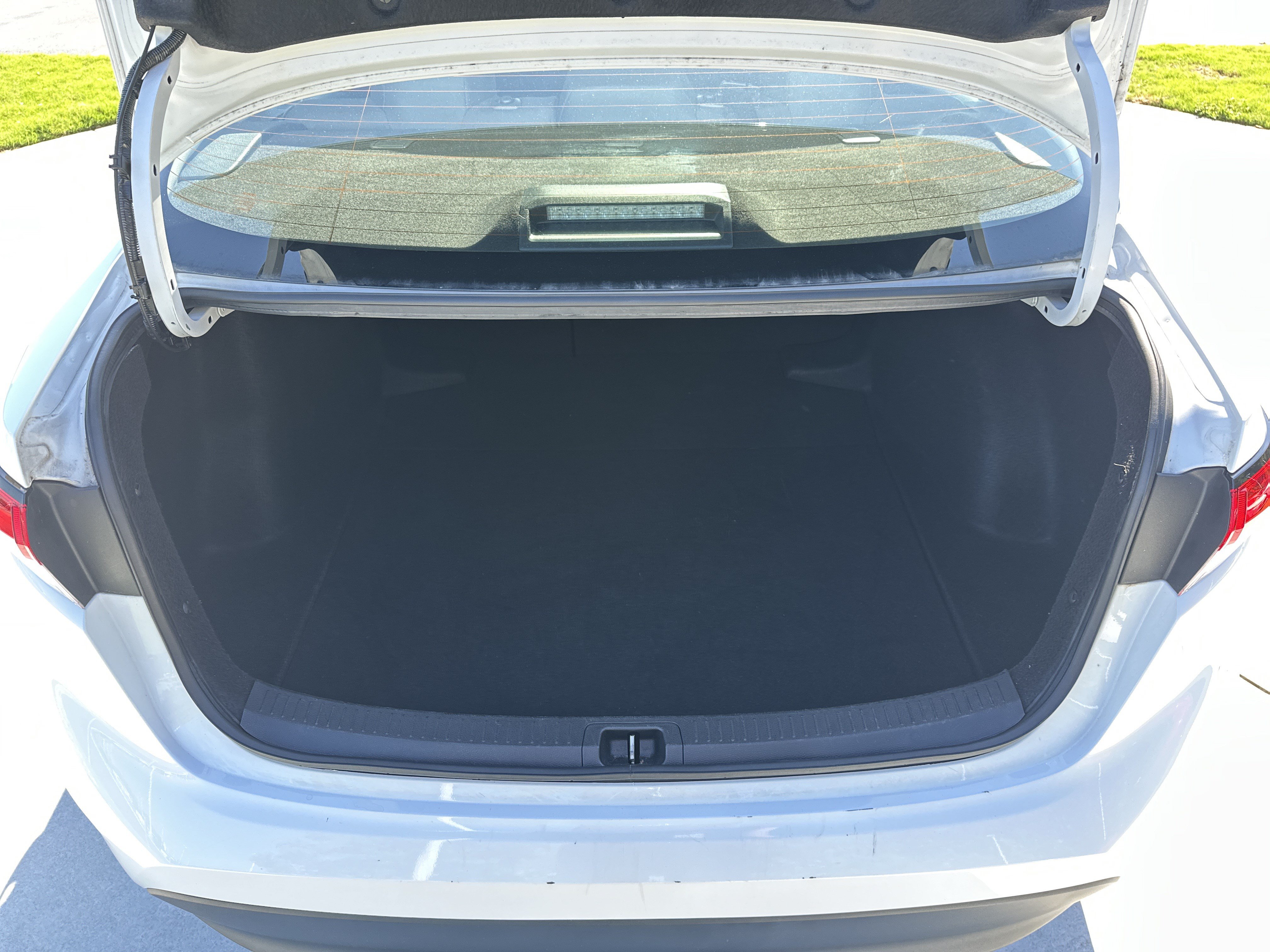 Used 2024 Toyota Corolla LE FWD image 32