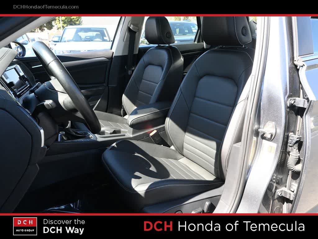 Used 2024 Volkswagen Jetta SE FWD image 19