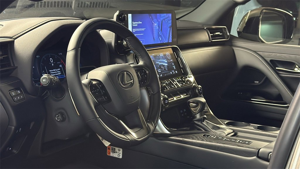 New 2025 Lexus LX 600 4WD w/ Luxury Package image 28