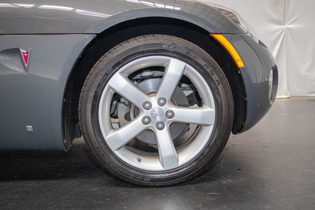 Used 2008 Pontiac Solstice Convertible w/ Convenience Package RWD image 8