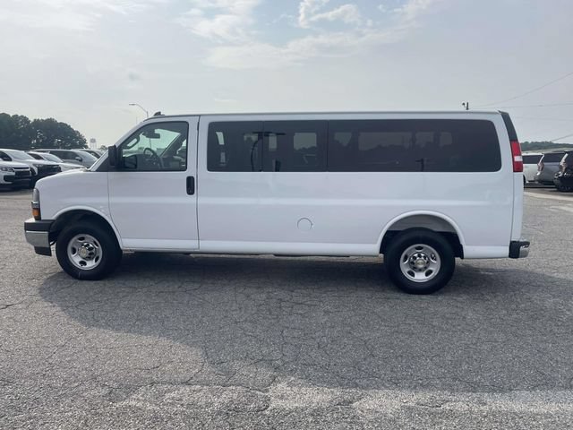 Used 2025 Chevrolet Express 3500 LT w/ LT Preferred Equipment Group RWD image 7