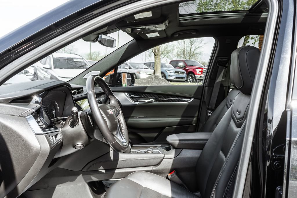 Used 2024 Cadillac XT6 Premium Luxury image 25