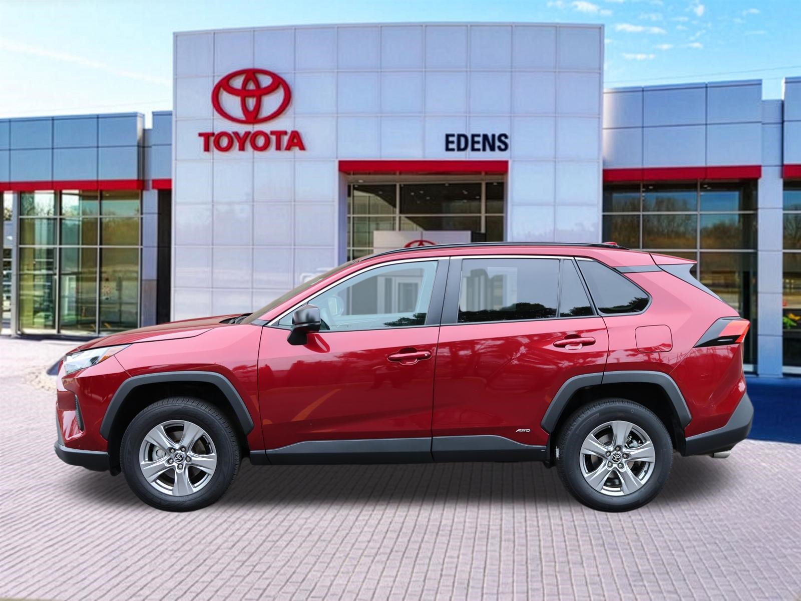 Used 2025 Toyota RAV4 LE AWD/4WD image 8
