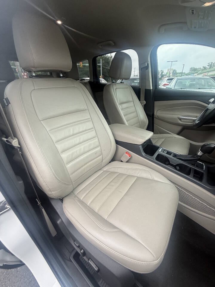 Used 2017 Ford Escape Titanium AWD/4WD image 15