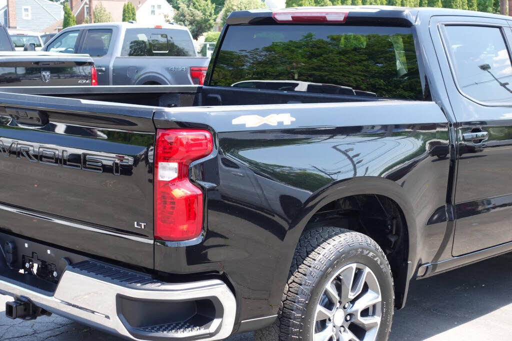 Used 2024 Chevrolet Silverado 1500 LT AWD/4WD image 12
